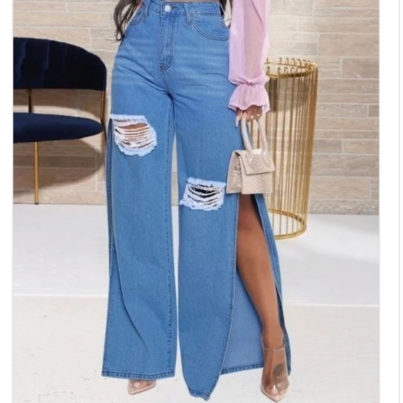 LEGS OUT! - Picture 2 of 5